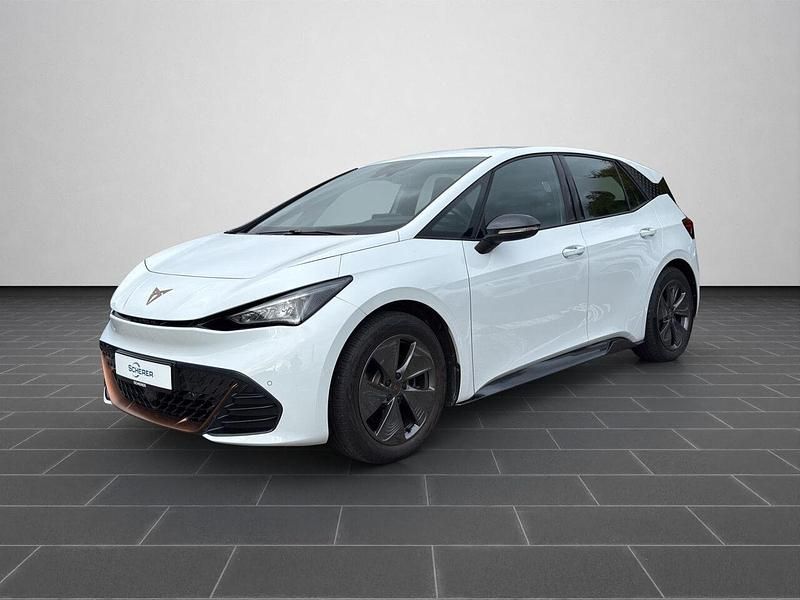 Eisweiß (metallic) Gebraucht 2023 Cupra Born Kleinwagen | 25.900 € (Fairer Preis) - Bild 1/4