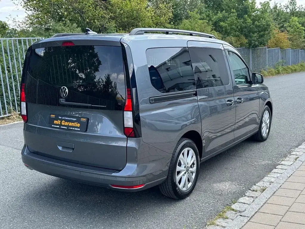 Gebraucht VW Caddy Maxi Life 122 PS (89 kW) 2022 Grau Van / Kleinbus