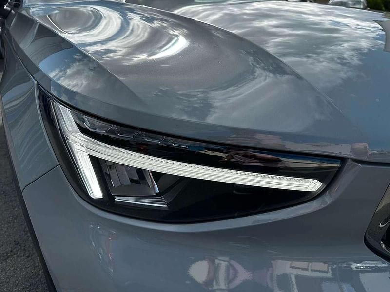 Gebraucht Volvo XC40 Core 163 PS (119 kW) 2024 Vapour grey SUV