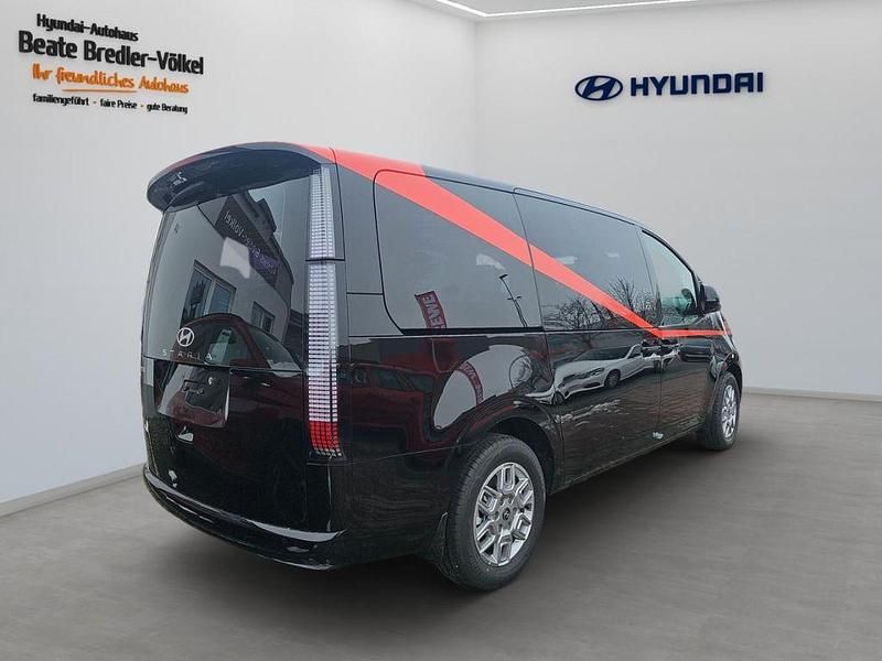 Neu Hyundai Staria Trend 224 PS (164 kW) 2025 Abyss black / mic Van / Kleinbus