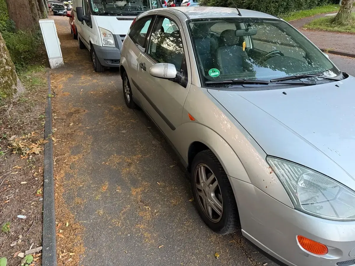 Gebraucht Ford Focus 75 PS (55 kW) 2001 Grau Kleinwagen