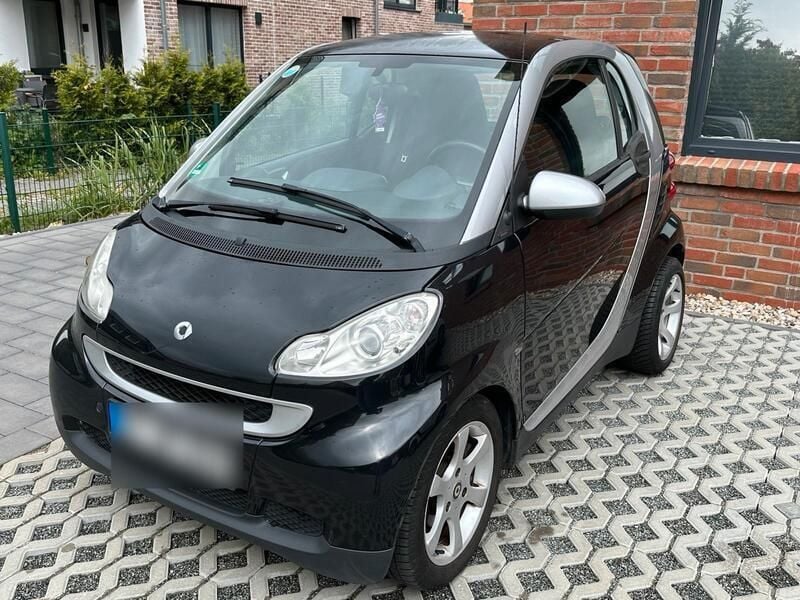 Schwarz Gebraucht 2010 Smart ForTwo Coupé Kleinwagen | 3.300 € (Guter Preis) - Bild 1/4