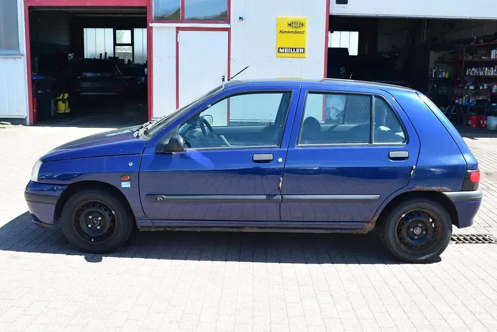 Gebraucht Renault Clio 54 PS (39 kW) 1997 Blau Kleinwagen