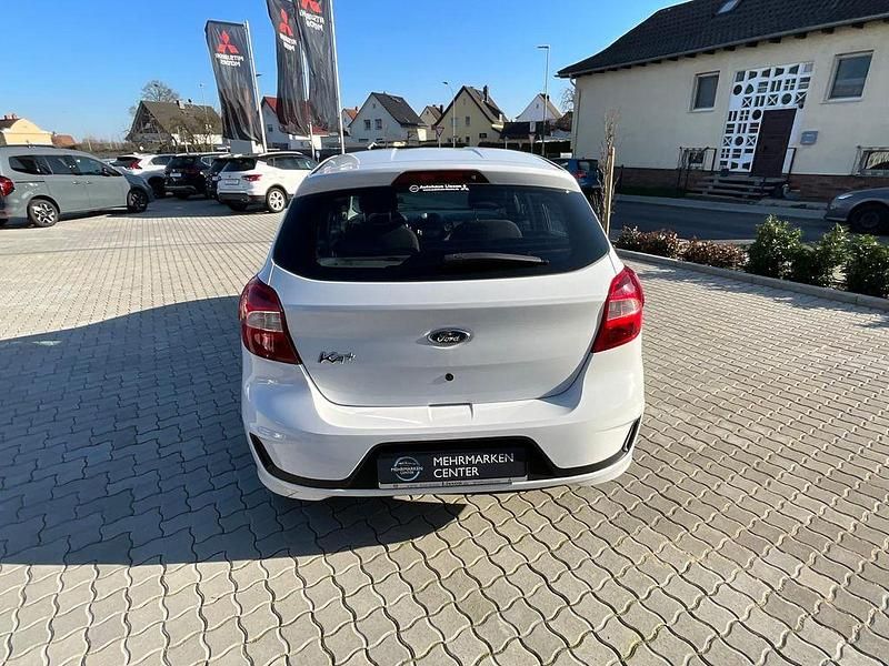 Gebraucht Ford Ka Plus 69 PS (50 kW) 2018 Weiß Kleinwagen