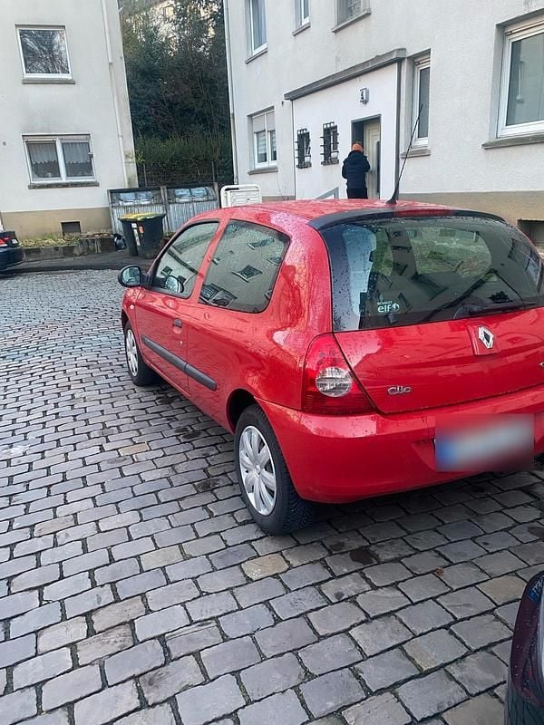 Gebraucht Renault Clio II 75 PS (55 kW) 2012 Rot Kleinwagen