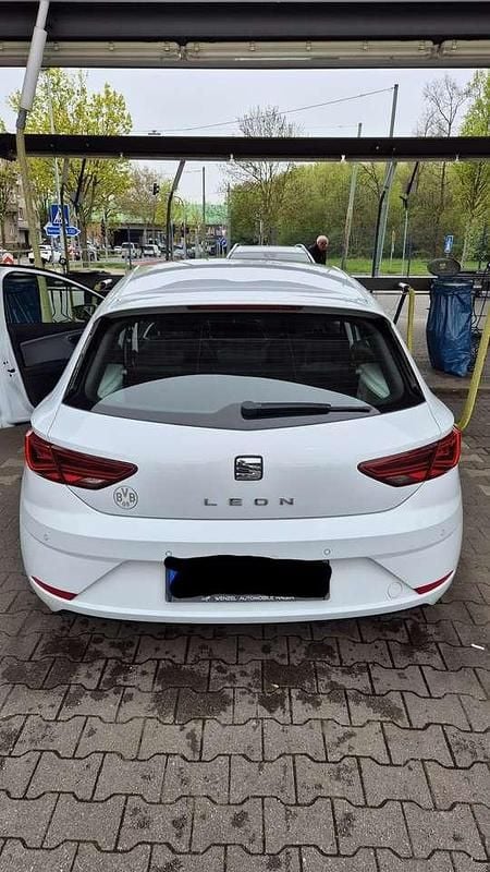 Gebraucht Seat Leon Ecomotive 116 PS (85 kW) 2019 Weiß Kleinwagen