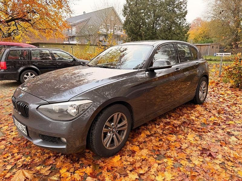 Grau Gebraucht 2012 BMW 118 Kleinwagen | 11.100 € (Fairer Preis) - Bild 1/4