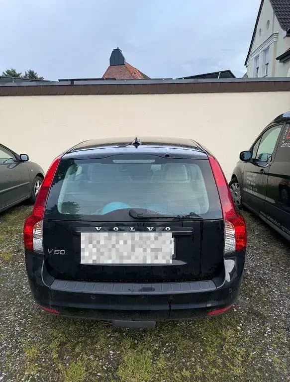 Usado Volvo V50 114 CV (83 kW) 2011 Negro Familiar