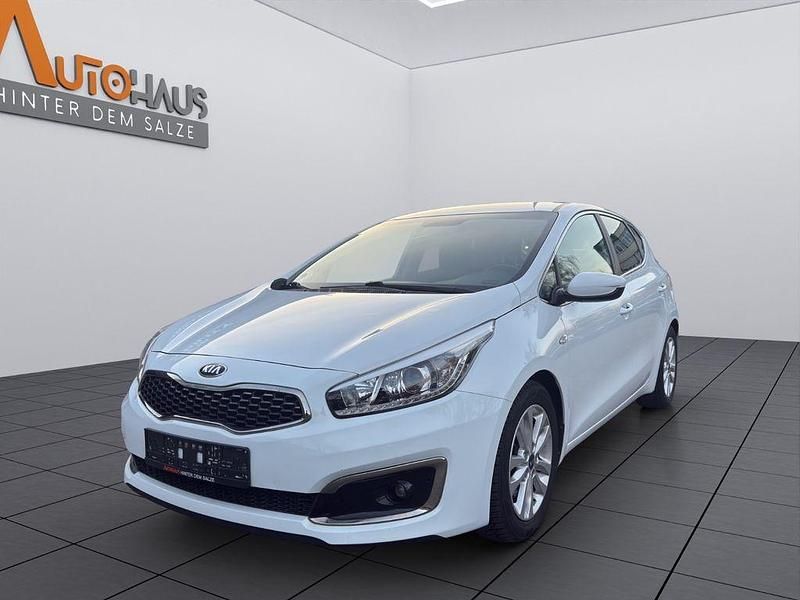 Gebraucht Kia Ceed DREAM-TEAM Edition 135 PS (99 kW) 2018 Weiß Kleinwagen