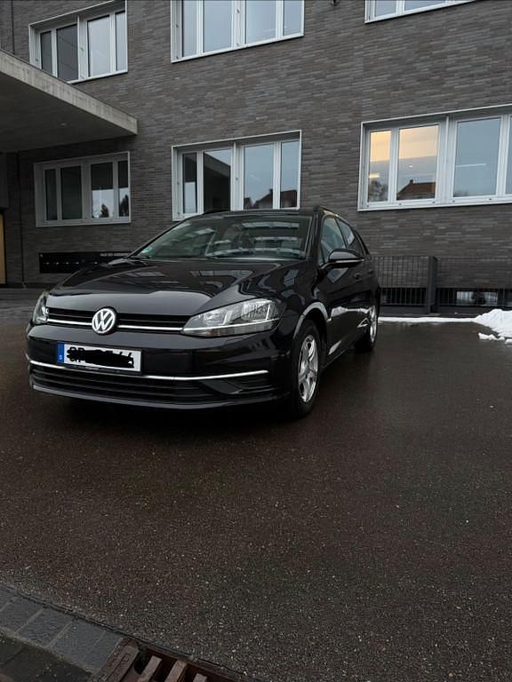 Gebraucht VW Golf VII 116 PS (85 kW) 2018 Schwarz Kombi