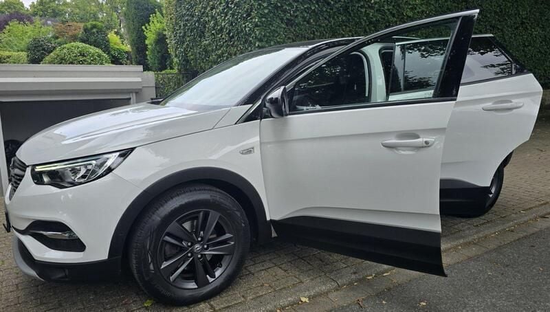 Weiß Gebraucht 2021 Opel Grandland X Ultimate SUV | 16.930 € (Superpreis) - Bild 1/4