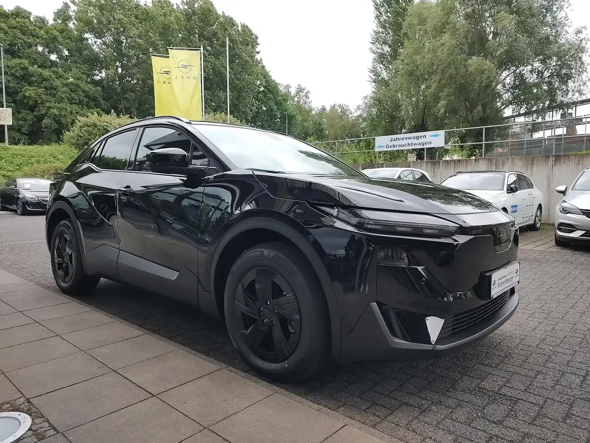 Neu Subaru Uncharted Active 164 kW (224 PS) 2026 Attitude black mica SUV