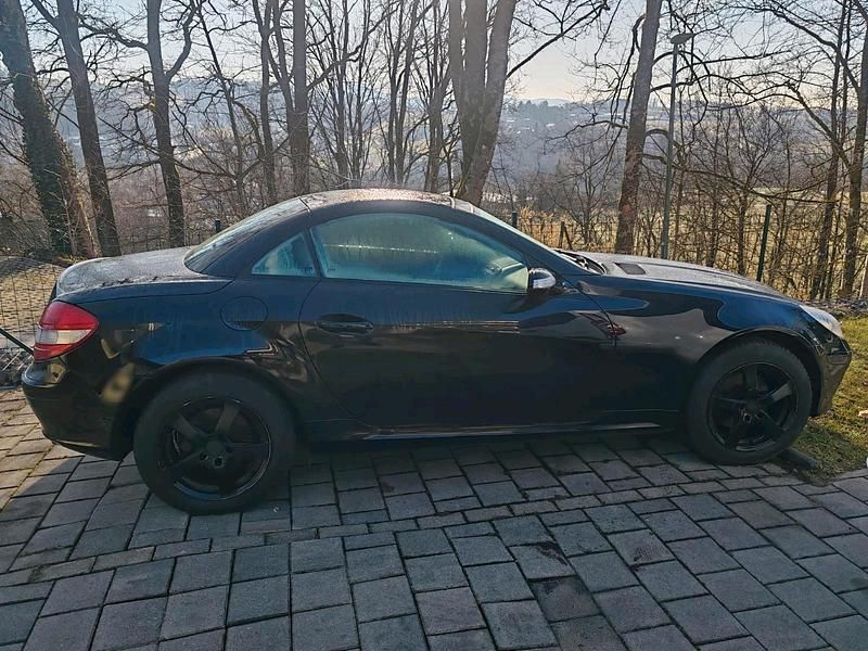 Gebraucht Mercedes SLK200 163 PS (119 kW) 2007 Schwarz Cabrio