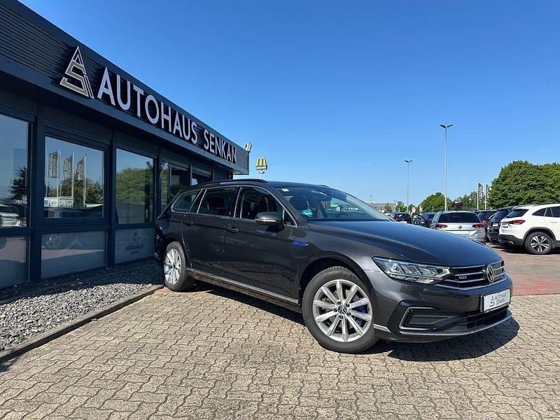 Grau Gebraucht 2021 VW Passat GTE Limousine | 18.490 € (Guter Preis) - Bild 1/4