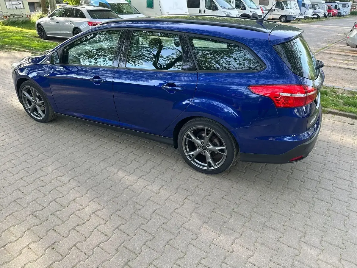 Gebraucht Ford Focus 120 PS (88 kW) 2016 Blau Kombi