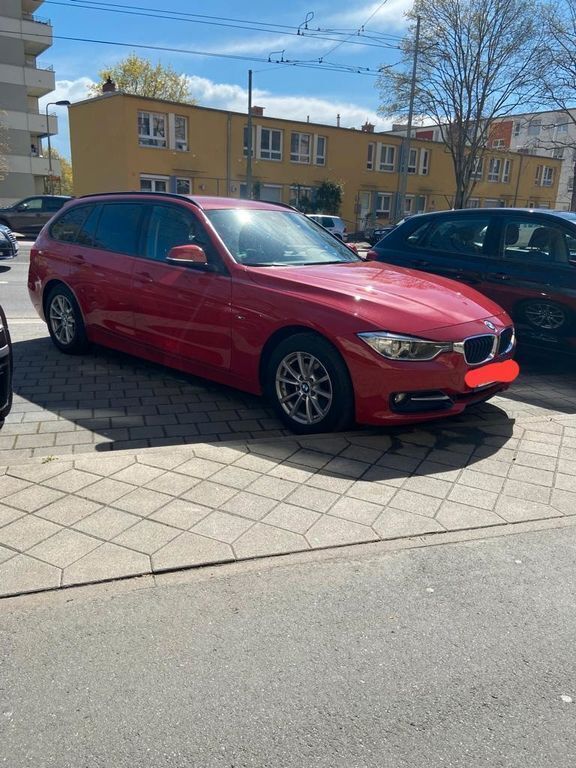 Rot Gebraucht 2014 BMW 320 Sport Line Kombi | 12.400 € (Fairer Preis) - Bild 1/4