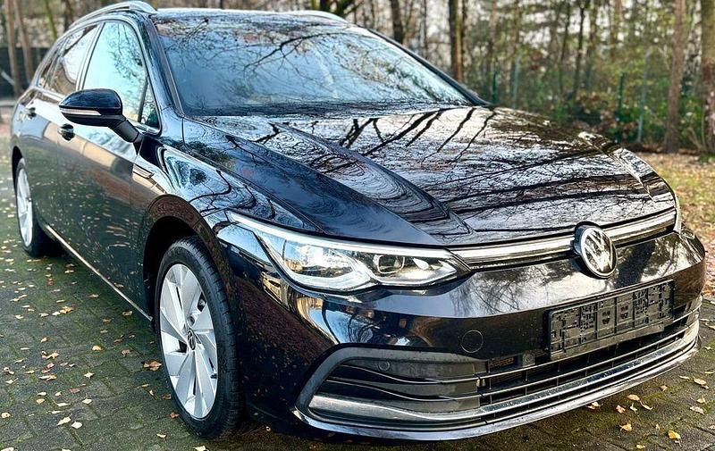 Schwarz Gebraucht 2022 VW Golf VIII Style Kombi | 22.199 € (Guter Preis) - Bild 1/4