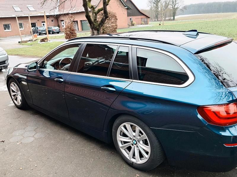 Gebraucht BMW 525 218 PS (160 kW) 2012 Blau Kombi