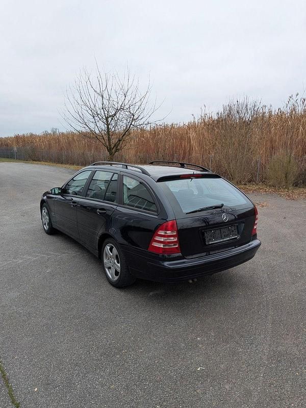 Gebraucht Mercedes C180 Classic 143 PS (105 kW) 2005 Blau Kombi