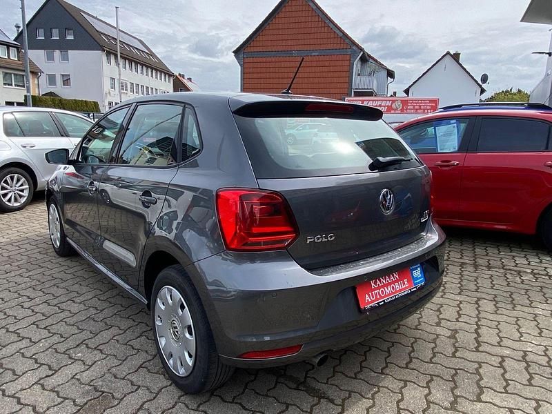 Gebraucht VW Polo Comfortline 90 PS (66 kW) 2015 Grau Kleinwagen