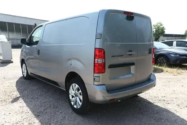 Neu Fiat Scudo 177 PS (130 kW) 2025 Colosseograu metallic colosseograu metallic Van