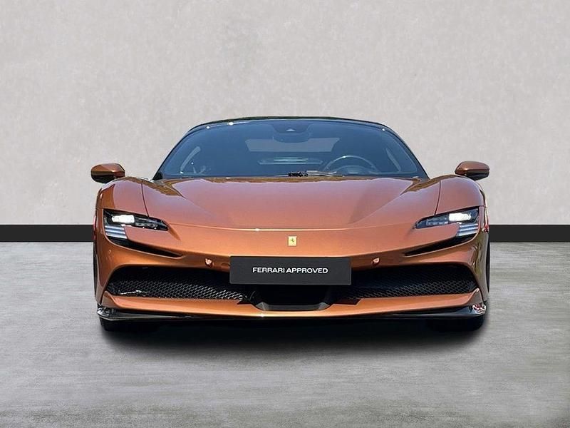 Gebraucht Ferrari SF90 999 PS (734 kW) 2023 Braun Coupé