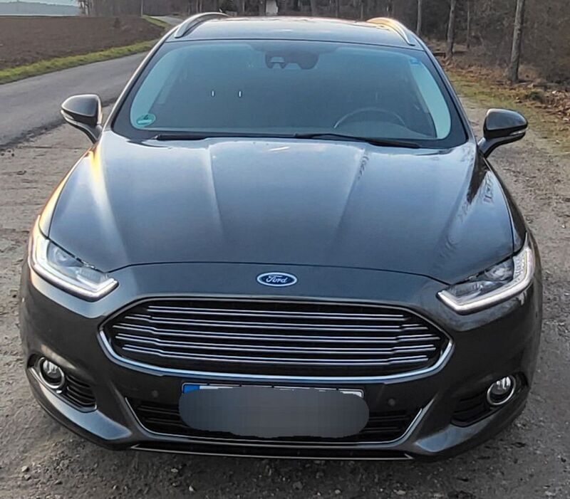 Gebraucht Ford Mondeo Titanium 150 PS (110 kW) 2015 Grau Kombi