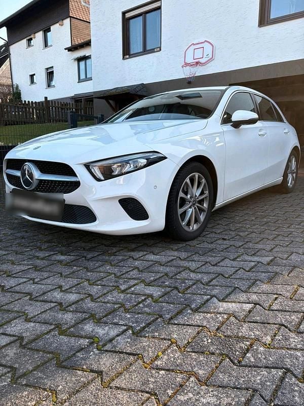 Gebraucht Mercedes A220 190 PS (139 kW) 2019 Weiß Limousine