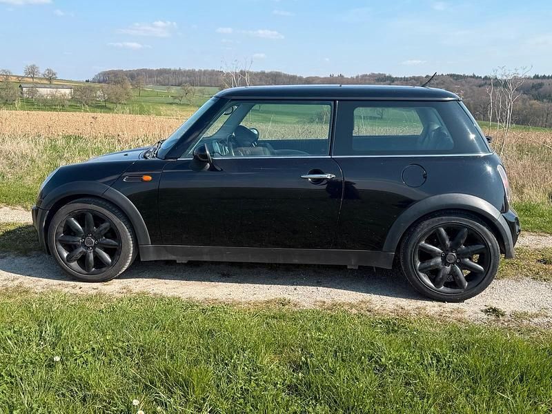 Second-hand Mini Cooper 116 CP (85 kW) 2002 Negru Hatchback