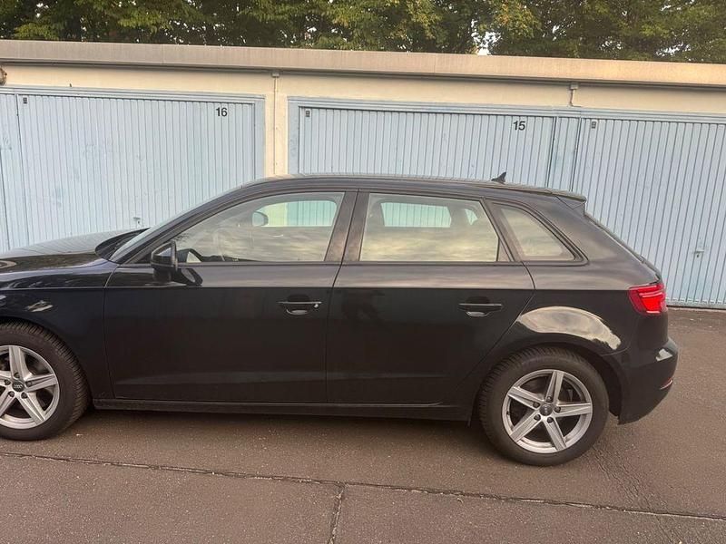 Gebraucht Audi A3 Sport 150 PS (110 kW) 2019 Schwarz Limousine