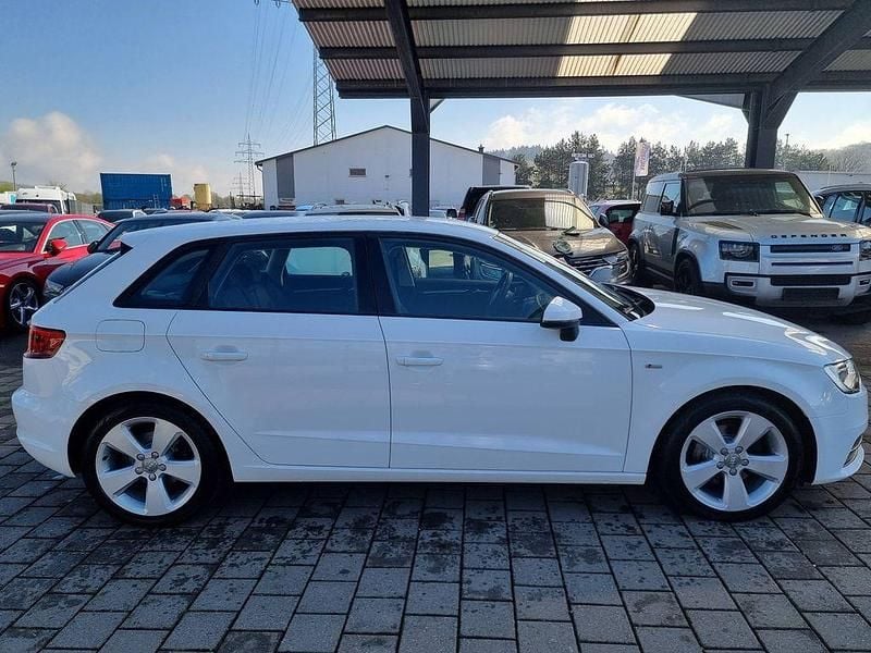 Second-hand Audi A3 Sport 150 CP (110 kW) 2017 Alb Berlinǎ