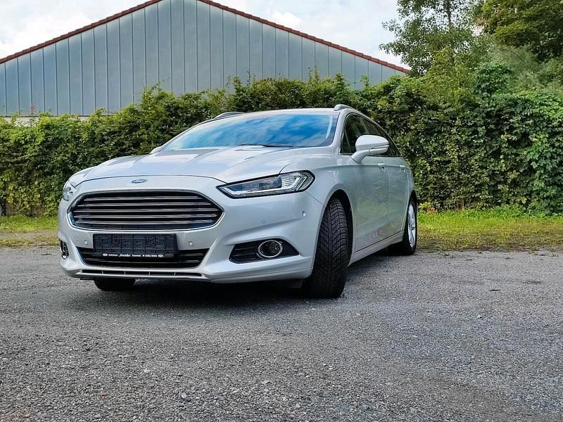Silber Gebraucht 2018 Ford Mondeo Titanium Kombi | 9.890 € (Superpreis) - Bild 1/4