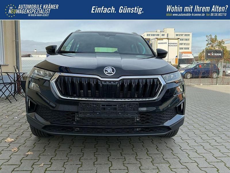 Neu Skoda Karoq Selection 150 PS (110 kW) 2025 Black magic metallic SUV