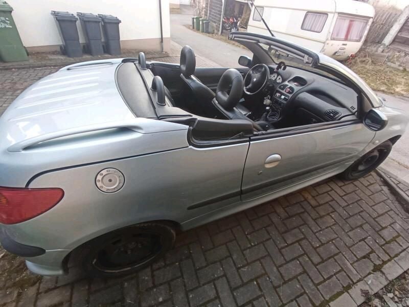 Silber Gebraucht 2001 Peugeot 206 CC S16 Cabrio | 2.100 € (Guter Preis) - Bild 1/4