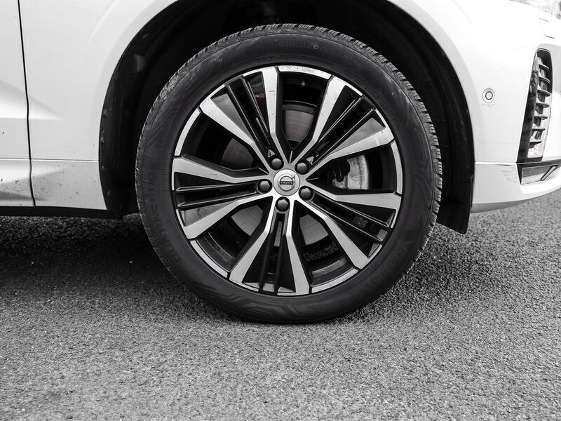 Gebraucht Volvo XC60 Ultimate 197 PS (144 kW) 2023 Weiss SUV