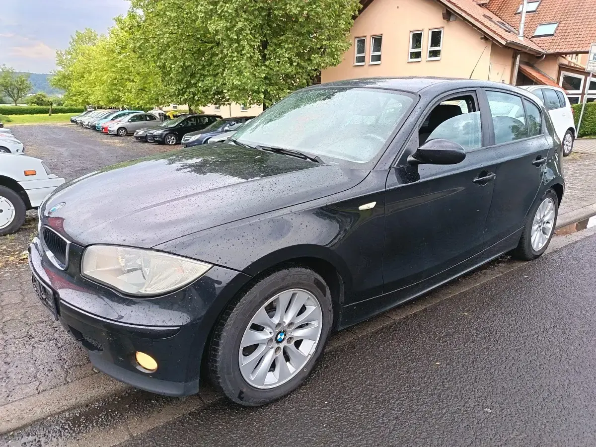 Gebraucht BMW 118 122 PS (89 kW) 2007 Schwarz Kleinwagen