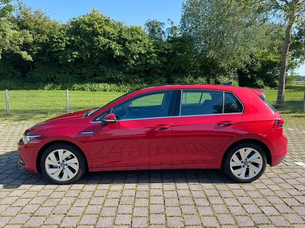 Gebraucht VW Golf VIII Style 150 PS (110 kW) 2021 Rot Limousine