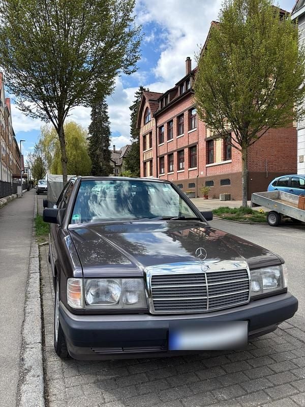 Second-hand Mercedes 190 109 CP (80 kW) 1993 Andere farben Berlinǎ