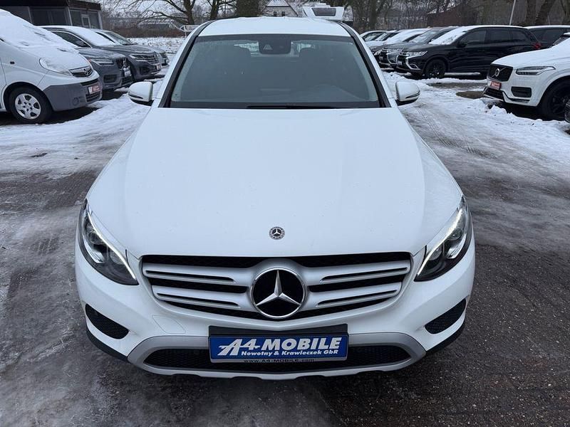 Polarweiss Gebraucht 2017 Mercedes GLC220 SUV | 23.999 € (Guter Preis) - Bild 1/4