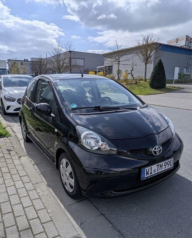 Gebraucht Toyota Aygo 68 PS (50 kW) 2008 Schwarz Kleinwagen