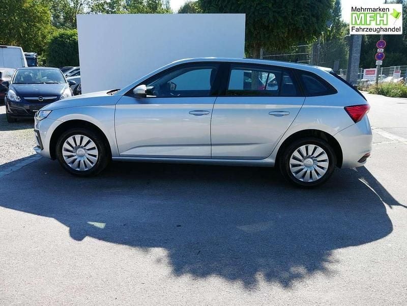 Neu Skoda Scala Selection 150 PS (110 kW) 2026 Brillantsilber metallic Kleinwagen