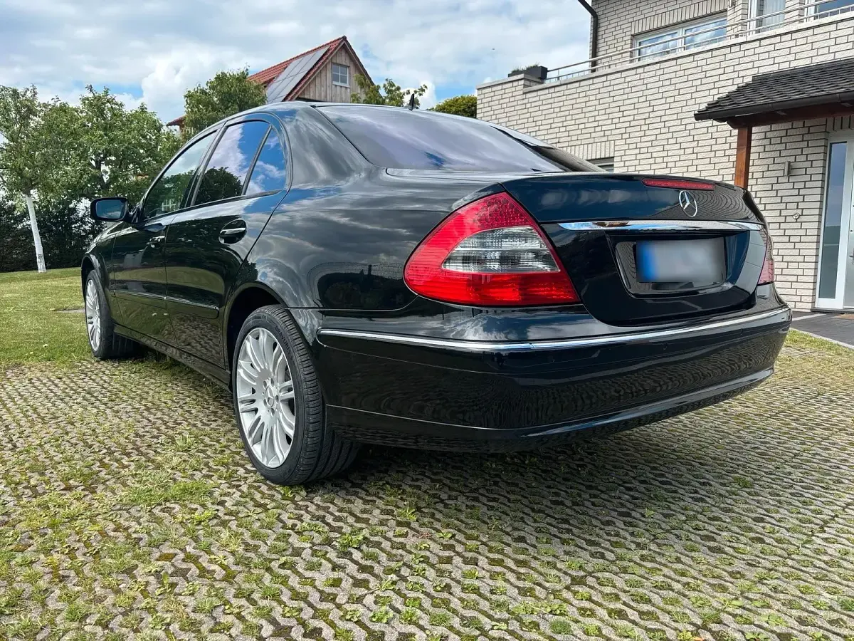 Gebraucht Mercedes E350 272 PS (200 kW) 2007 Schwarz Limousine