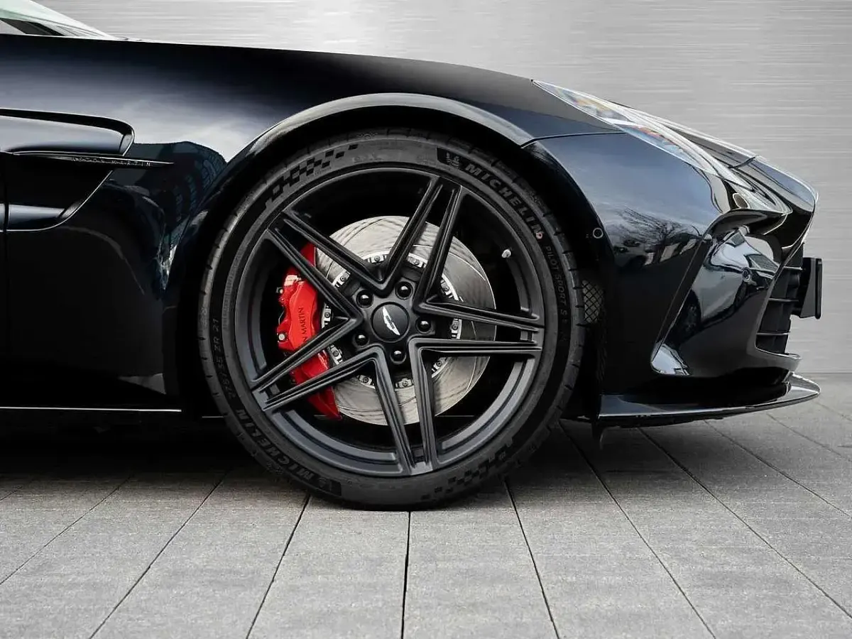 Neu Aston Martin V8 Vantage 665 PS (489 kW) 2026 Ultramarine black Coupé