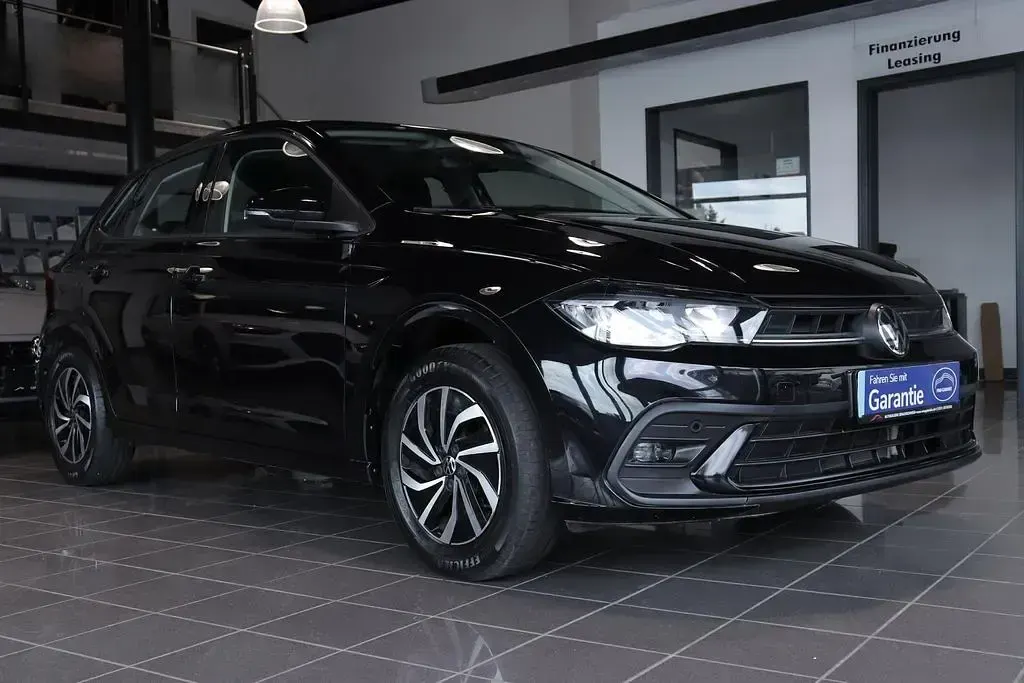 Gebraucht VW Polo Life 95 PS (69 kW) 2025 Deep black perleffekt Kleinwagen