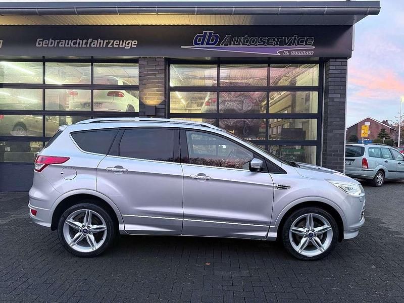 Gebraucht Ford Kuga Individual 179 PS (131 kW) 2016 Silber SUV