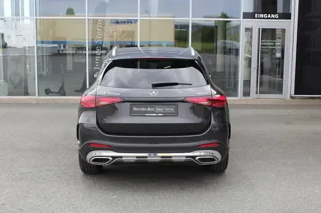 Gebraucht Mercedes GLC220 AMG 197 PS (144 kW) 2025 Grau SUV