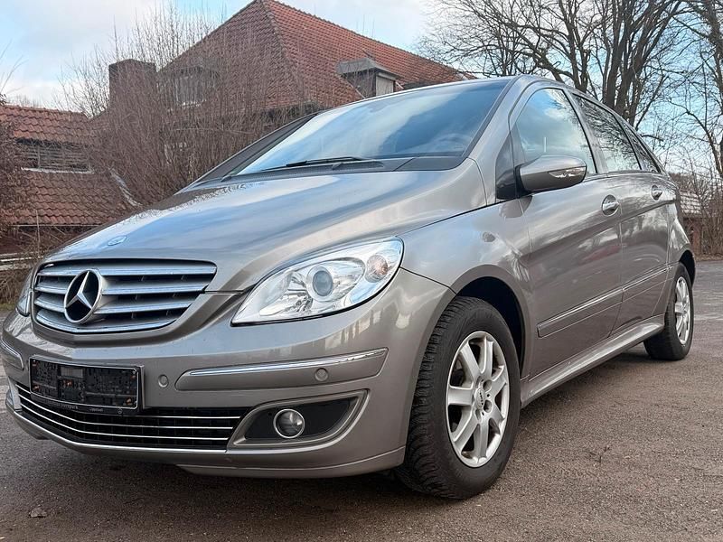 Gebraucht Mercedes B170 116 PS (85 kW) 2006 Silber Van / Kleinbus