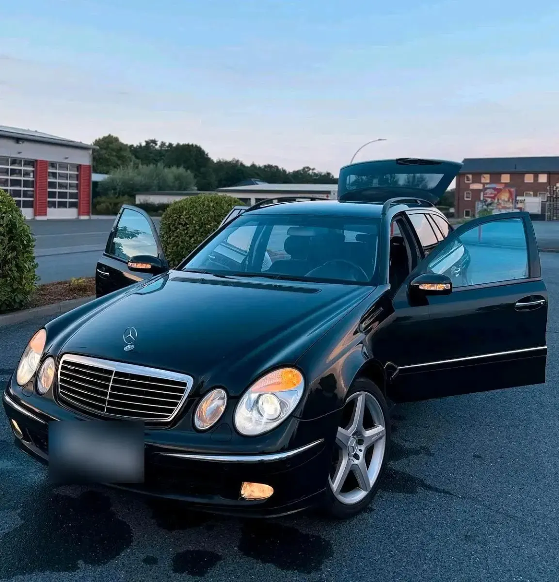 Gebraucht Mercedes E320 Avantgarde 204 PS (150 kW) 2003 Schwarz Kombi