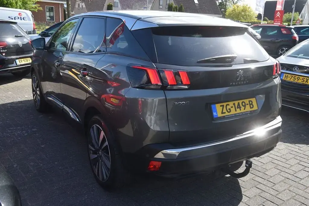 Gebraucht Peugeot 3008 Premium 131 PS (96 kW) 2019 Grau SUV