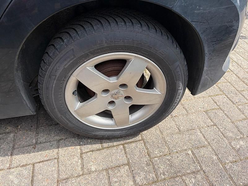 Gebraucht Peugeot 207 95 PS (69 kW) 2007 Schwarz Limousine